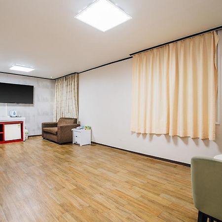 Oakra Hotel Jeju Buitenkant foto