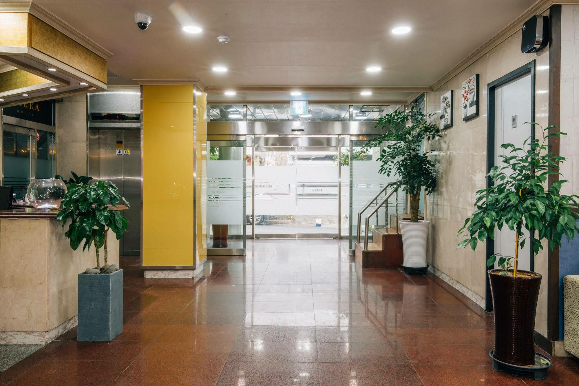 Oakra Hotel Jeju Buitenkant foto