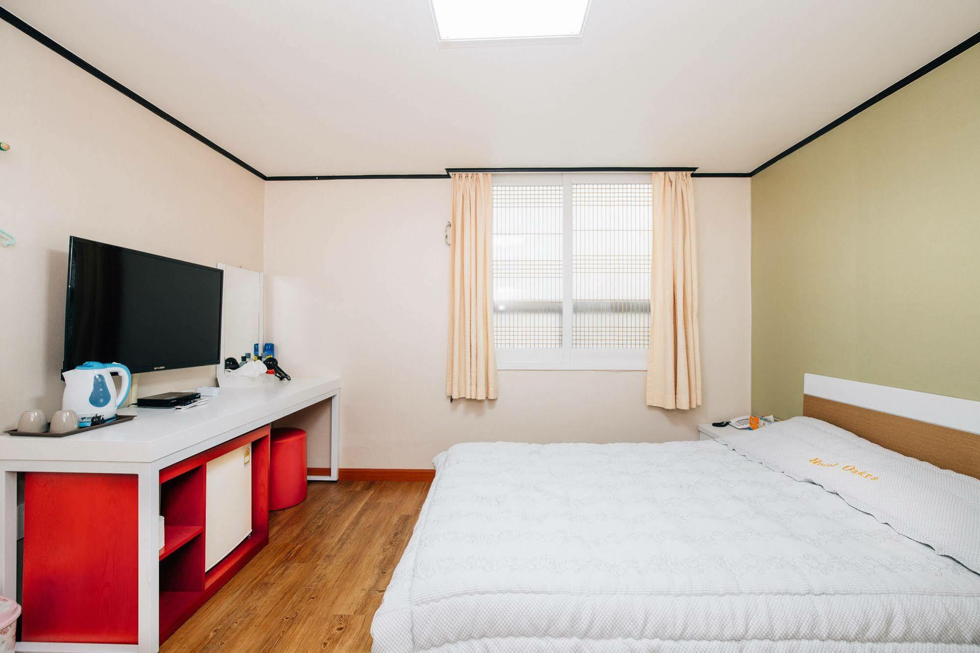 Oakra Hotel Jeju Buitenkant foto