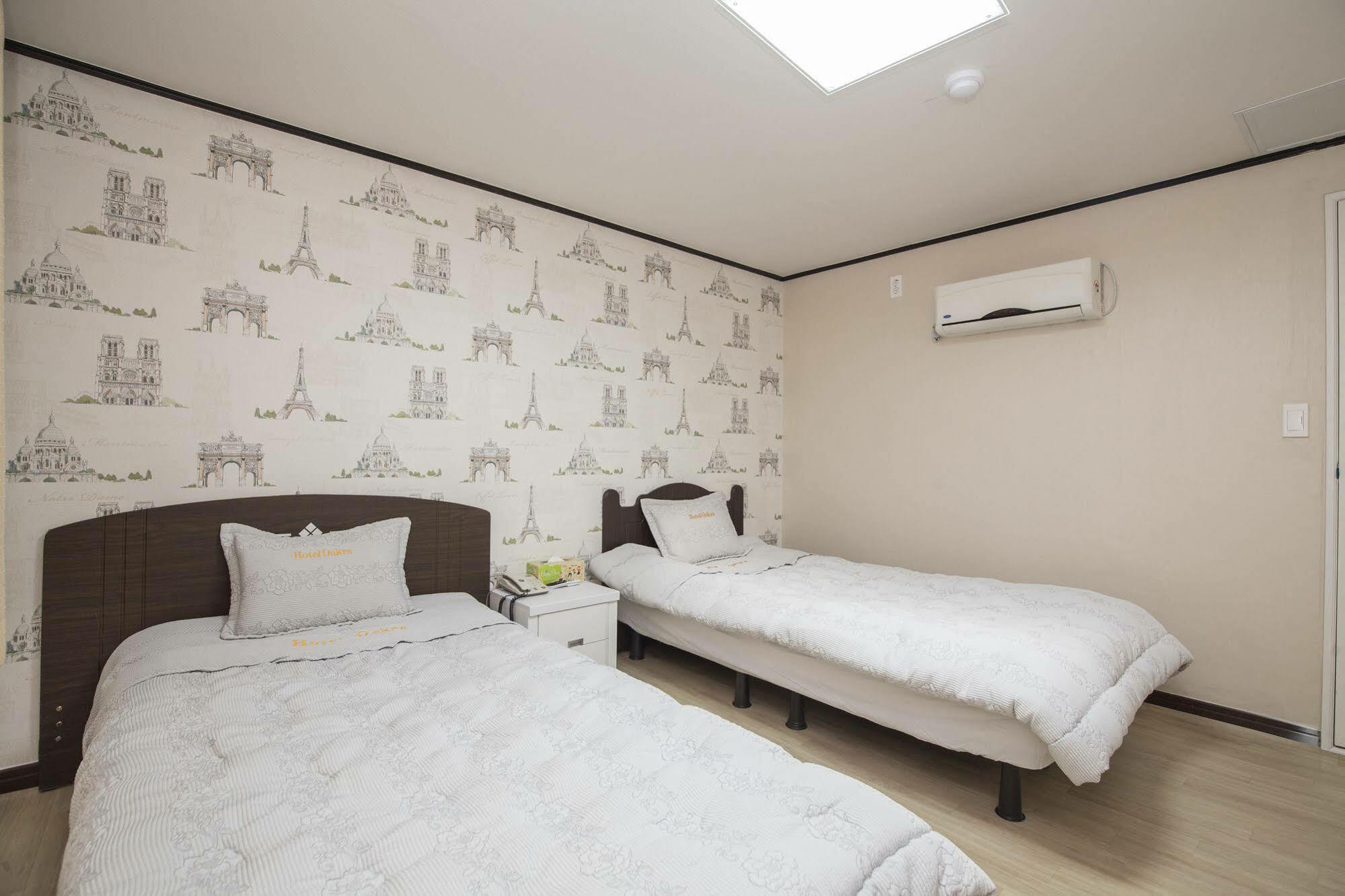 Oakra Hotel Jeju Buitenkant foto